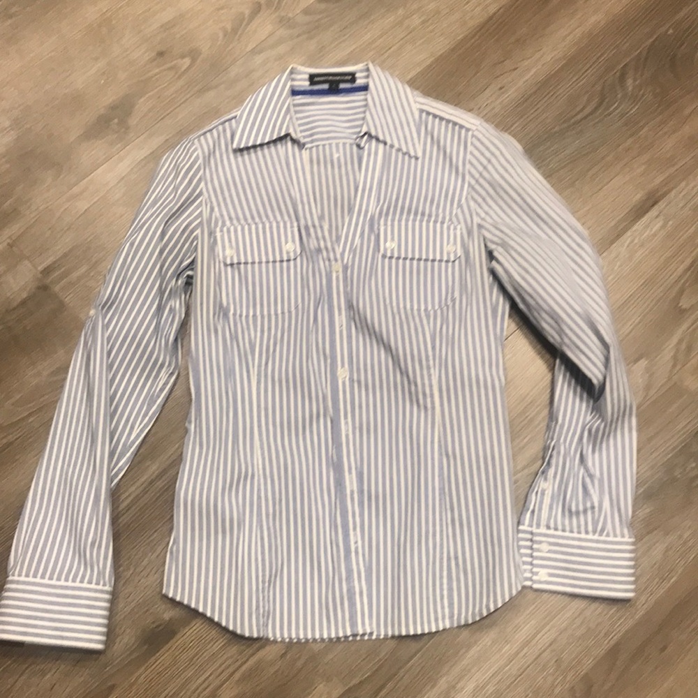 Express Design Studios Size Small top